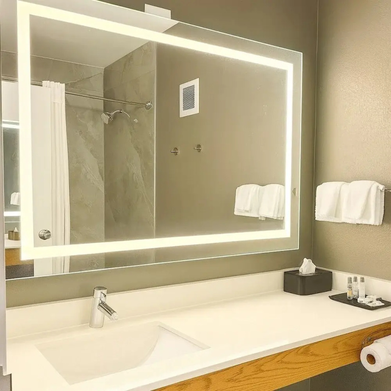 Standard Double room with balcony (full double bed)