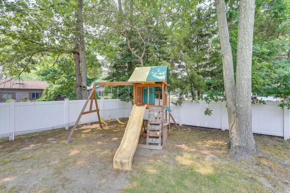 Cape May Getaway w/ Private Deck & Hot Tub!
