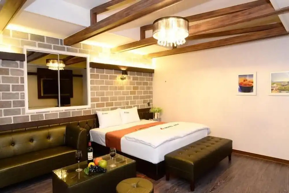 Standard Double room (twin beds)