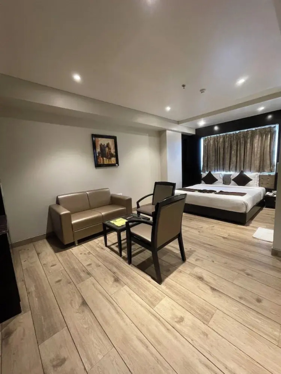 Executive Double room (full double bed)