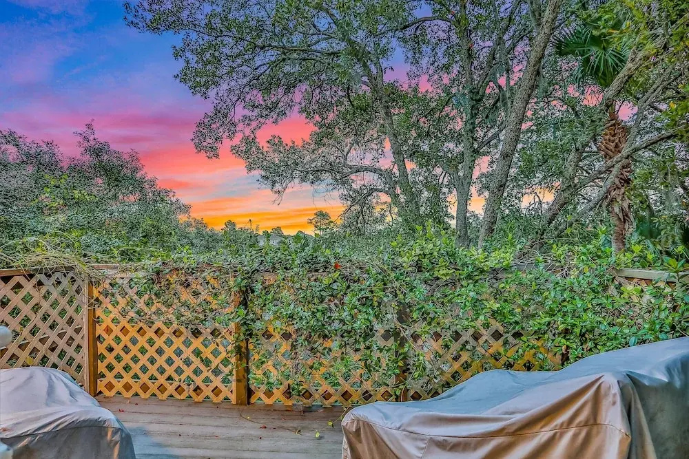Home With Enclosed Yard, Fire Pit, Wifi, W/d, & AC - Great Location