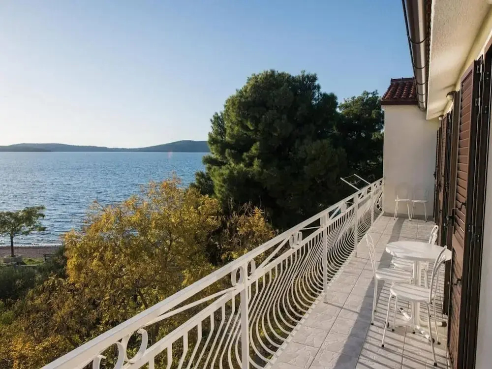 Apartment in Brodarica by the Beach