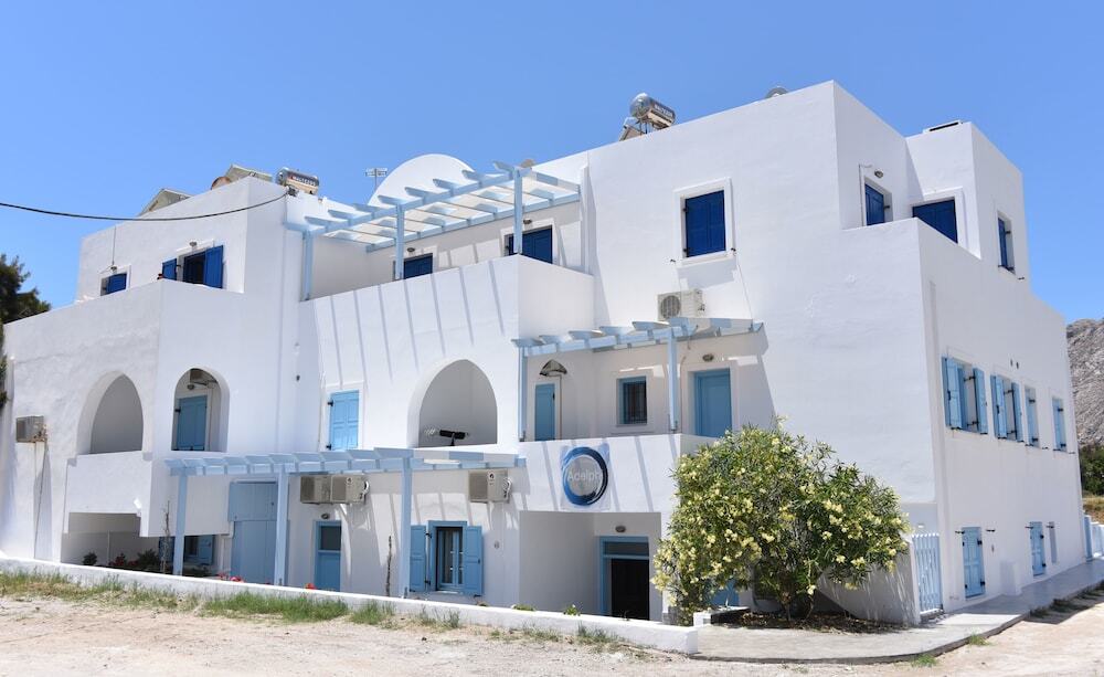  Adelphi Apartments , Santorini Island