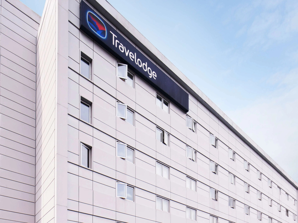 Travelodge London Feltham — фото