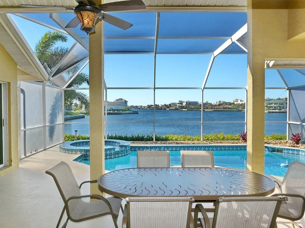 Waterfront Home With Spectacular View, Pool and spa