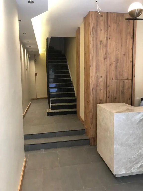 Lobby & Reception