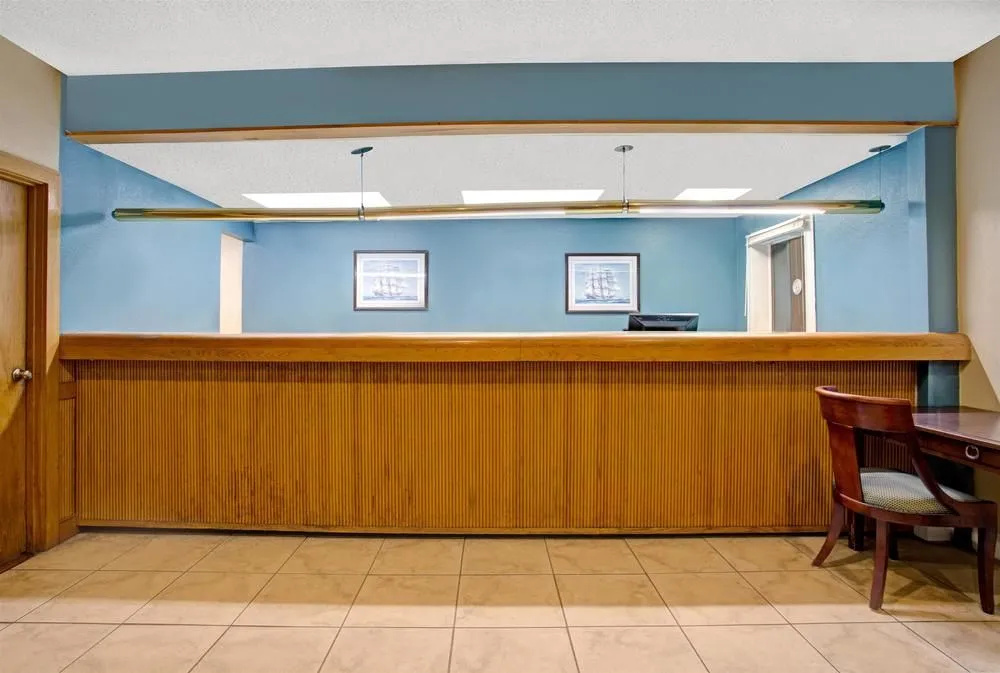 Lobby & Reception