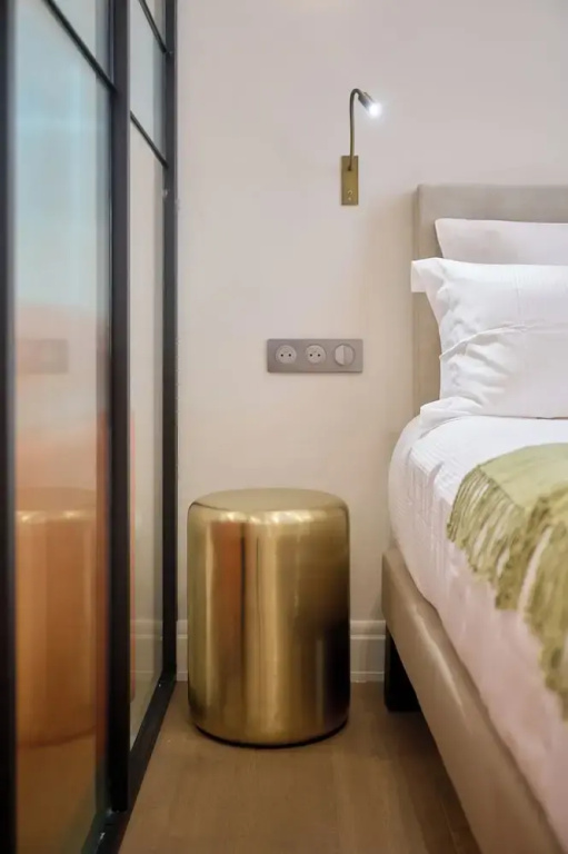Double Studio with courtyard view (full double bed)
