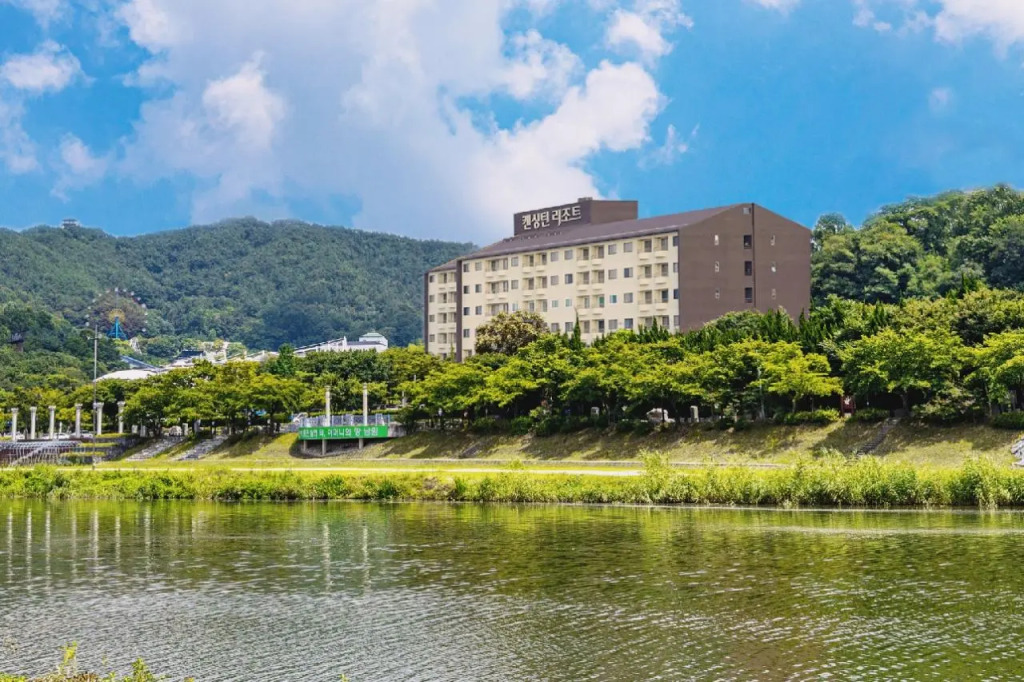 豪華四人房，配有雙人床