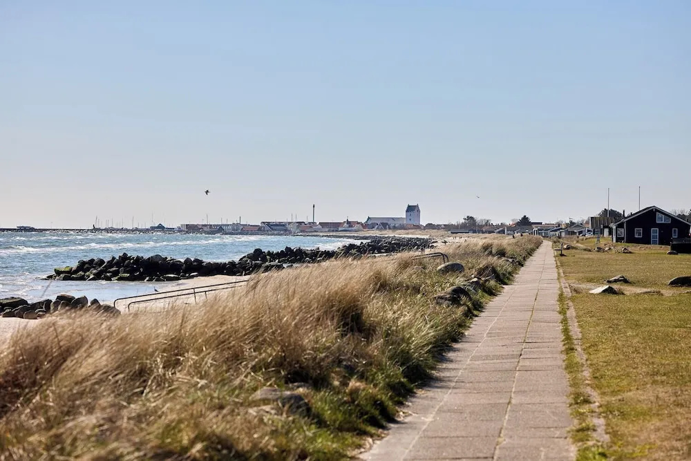 Beach & Waterfront
