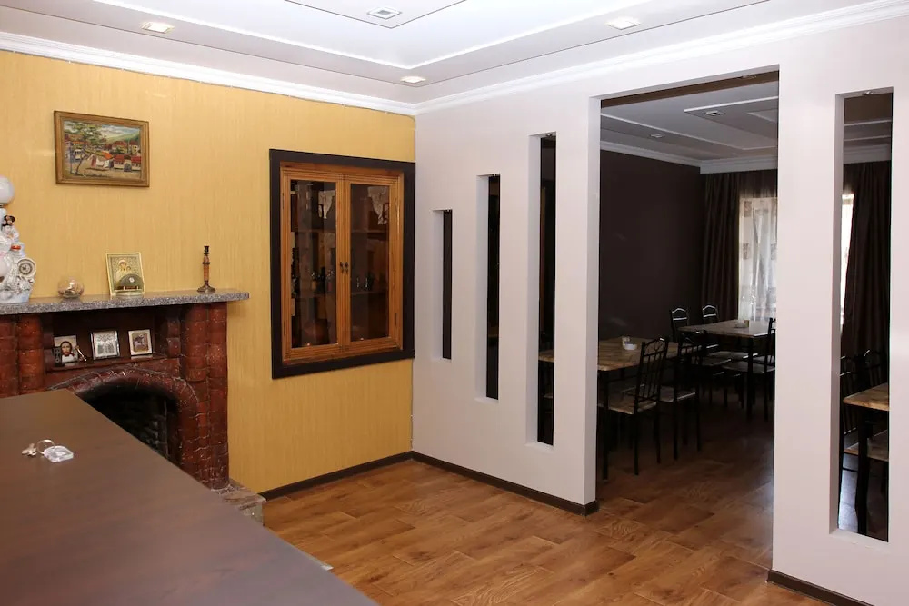 Lobby & Reception
