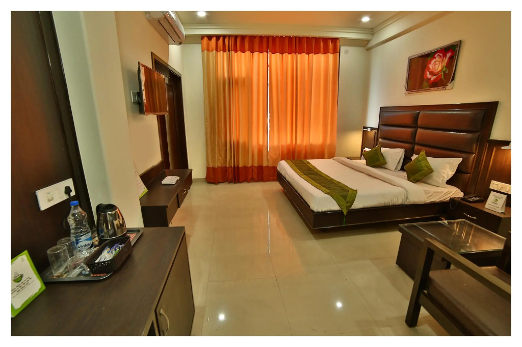 Deluxe Double room (full double bed)
