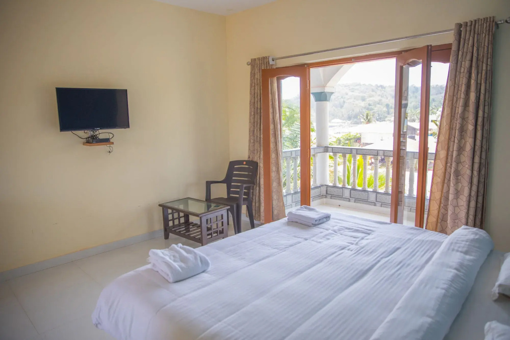 Larios Beach Holidays - фото 3
