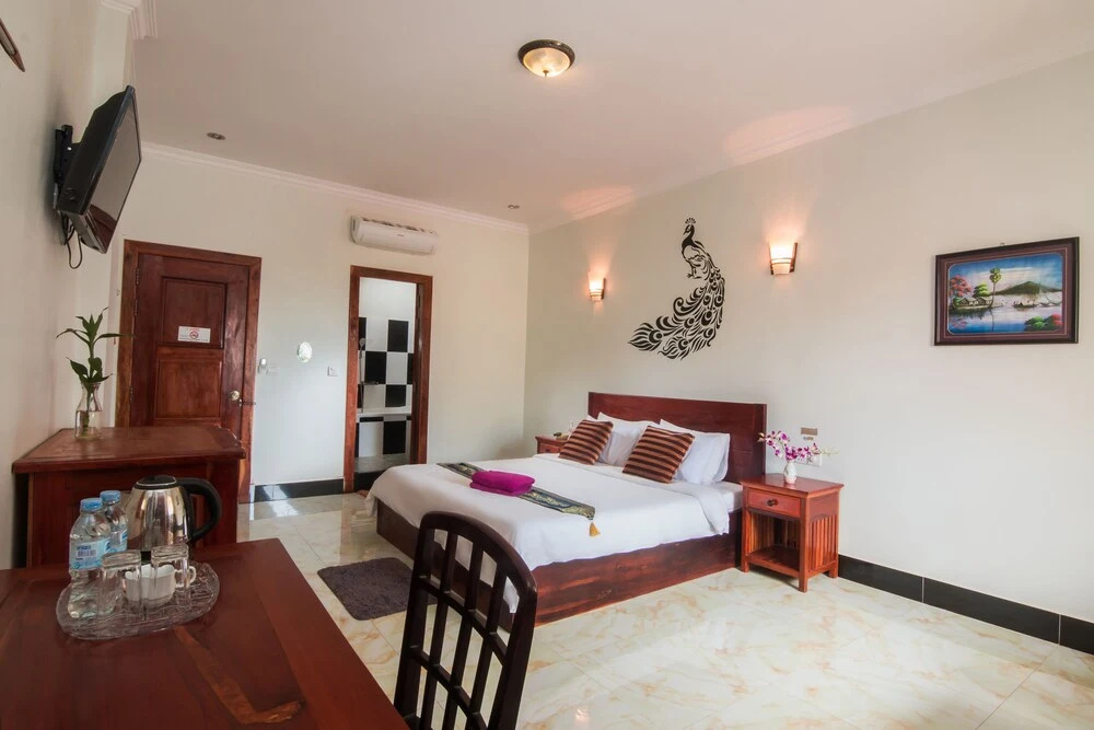 Deluxe Double room with balcony and with river view (full double bed)