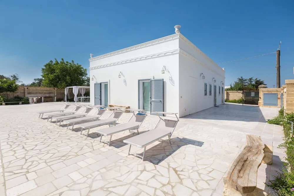 1695 Villa Albarosa by Perle di Puglia