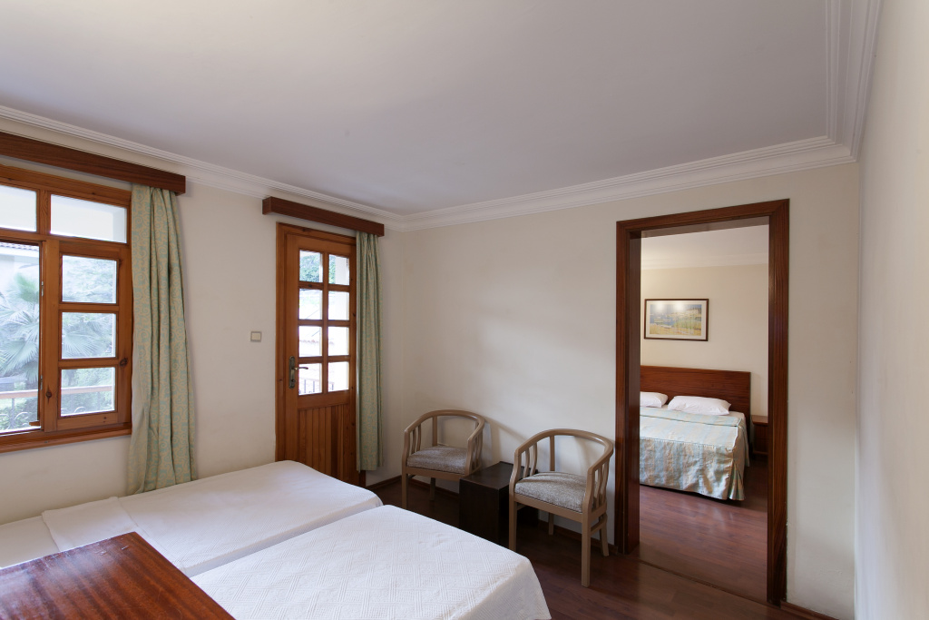 Perdikia Beach Hotel — фото