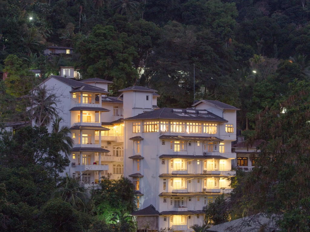 Standard room with mountain view