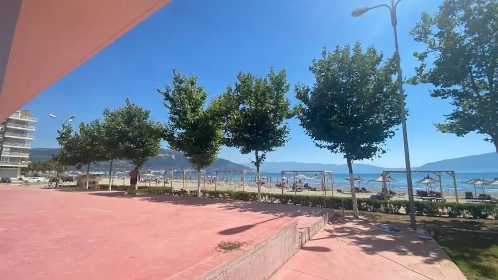 Beach & Waterfront