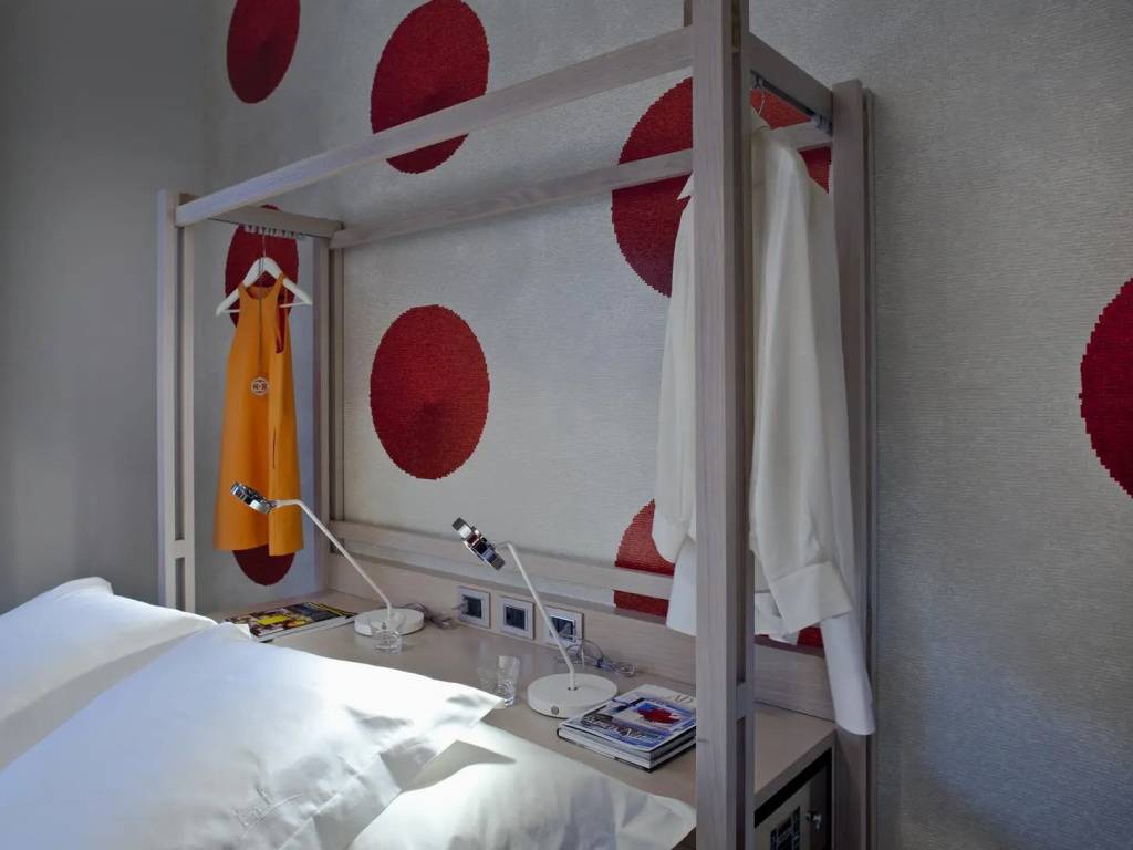 Deluxe Double room (full double bed)