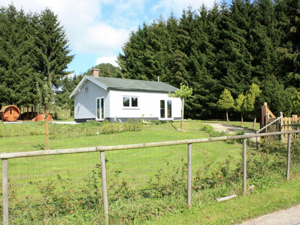 Charming Holiday Home in Gouvy with bubble bath