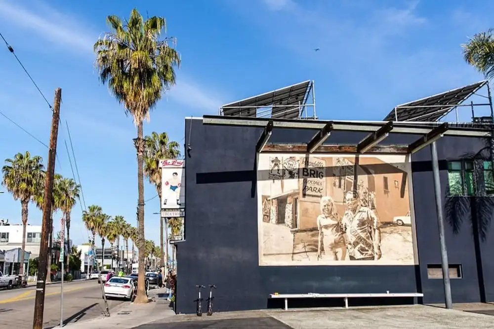 Walk to Venice Beach From a Sleek Apartment - Général