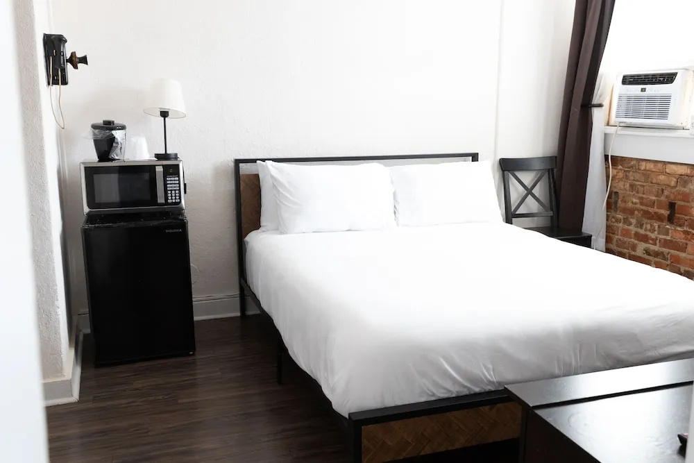 Economy room