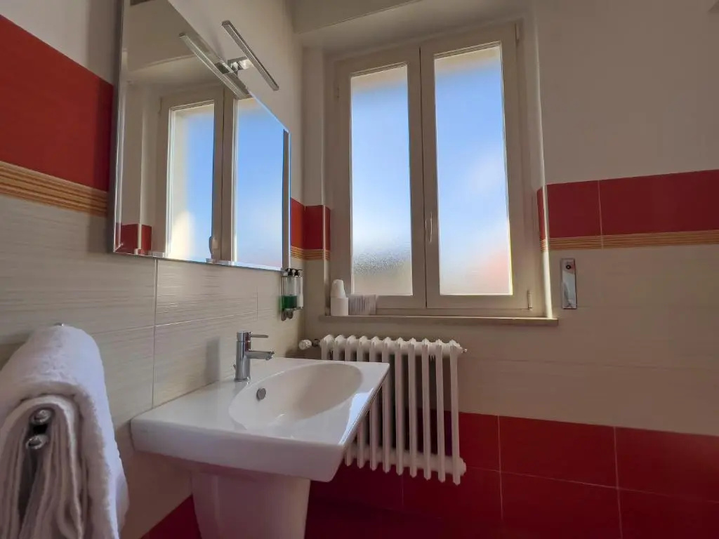 Double room (full double bed)