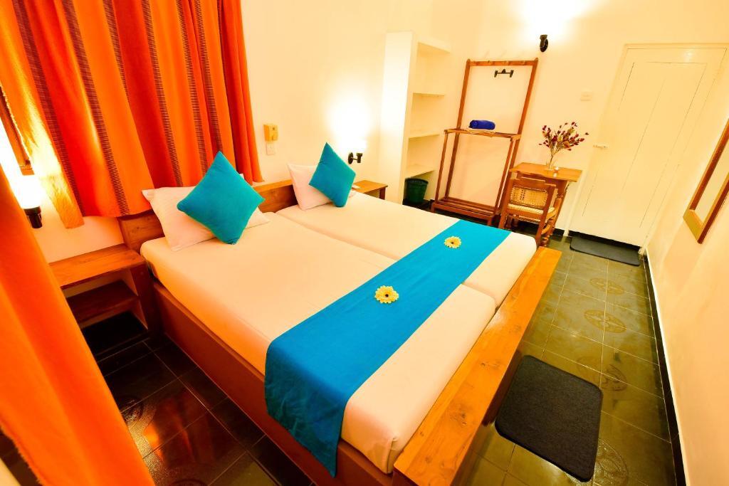 International Beach Hotel & Restaurant