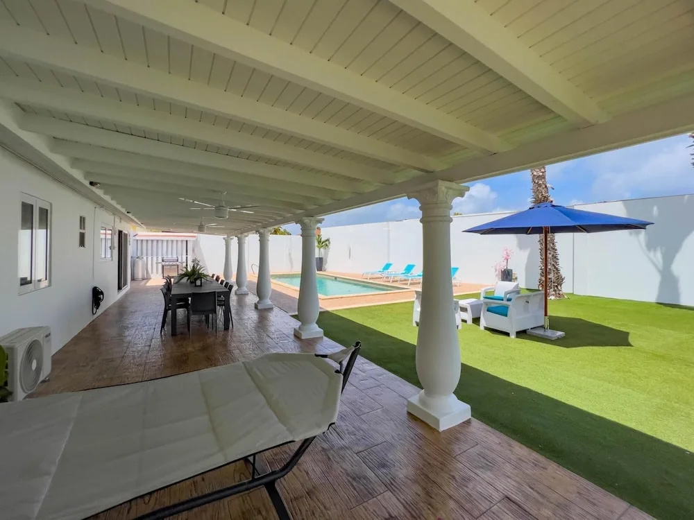 NEW 5BR Villa w Pool Patio Great Location
