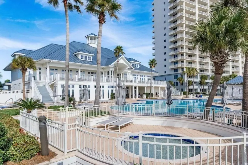 Beach Club 806a