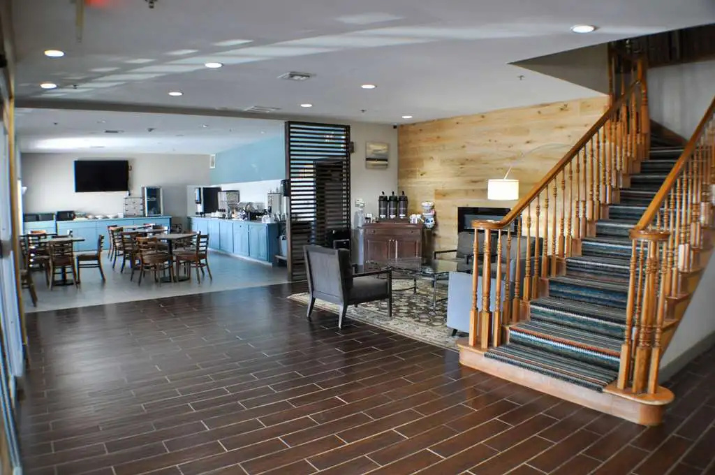 Lobby & Reception