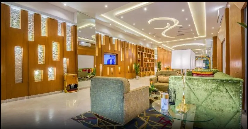 Lobby & Reception