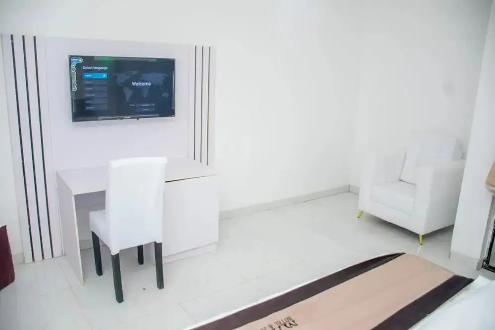 Maia Hotel And Suites