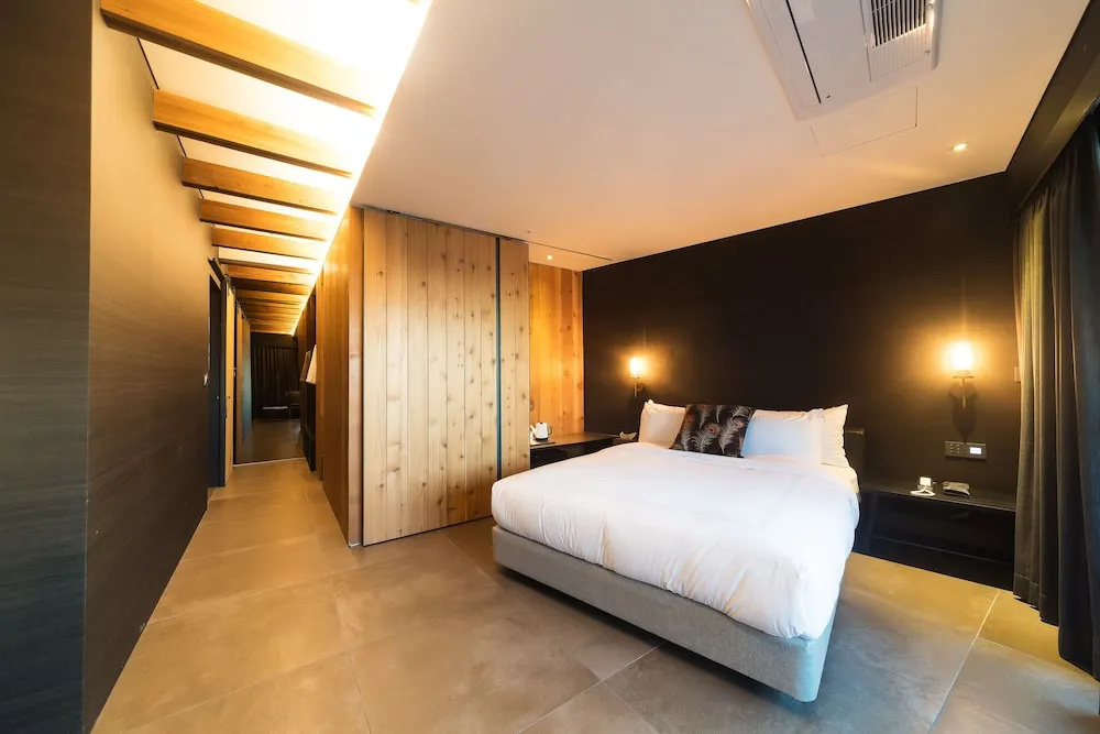 Suite with balcony