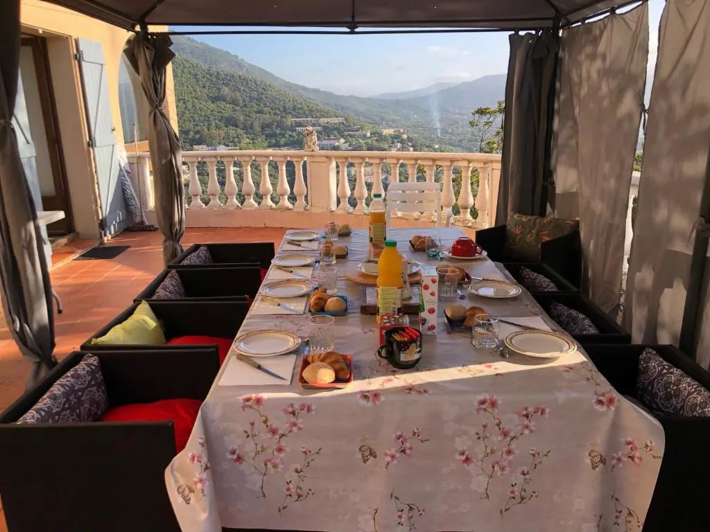 Standard Double room with garden view (full double bed)