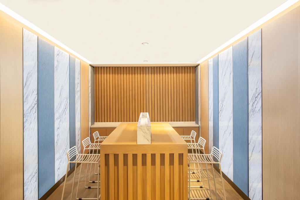 Lobby & Reception