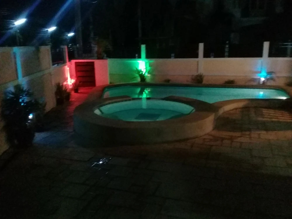 4 Bedroom House & Private Pool Pattaya