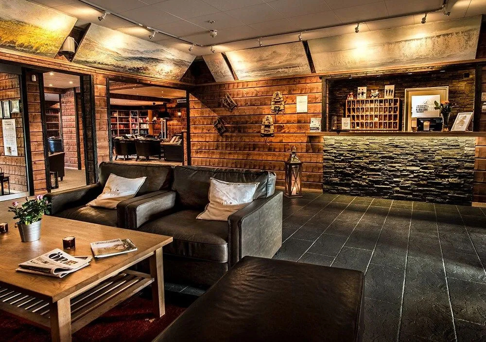 Lobby & Reception