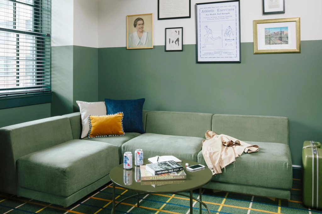Hotel Clermont — 5