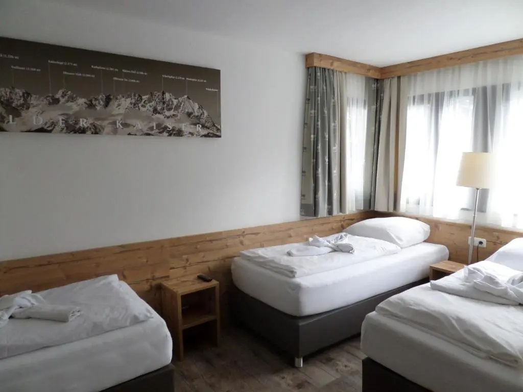 Standard Triple room with balcony