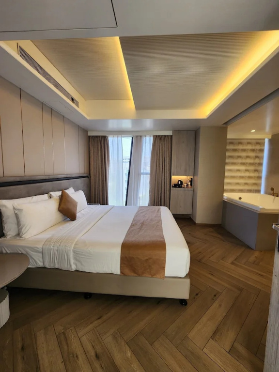 Grand room