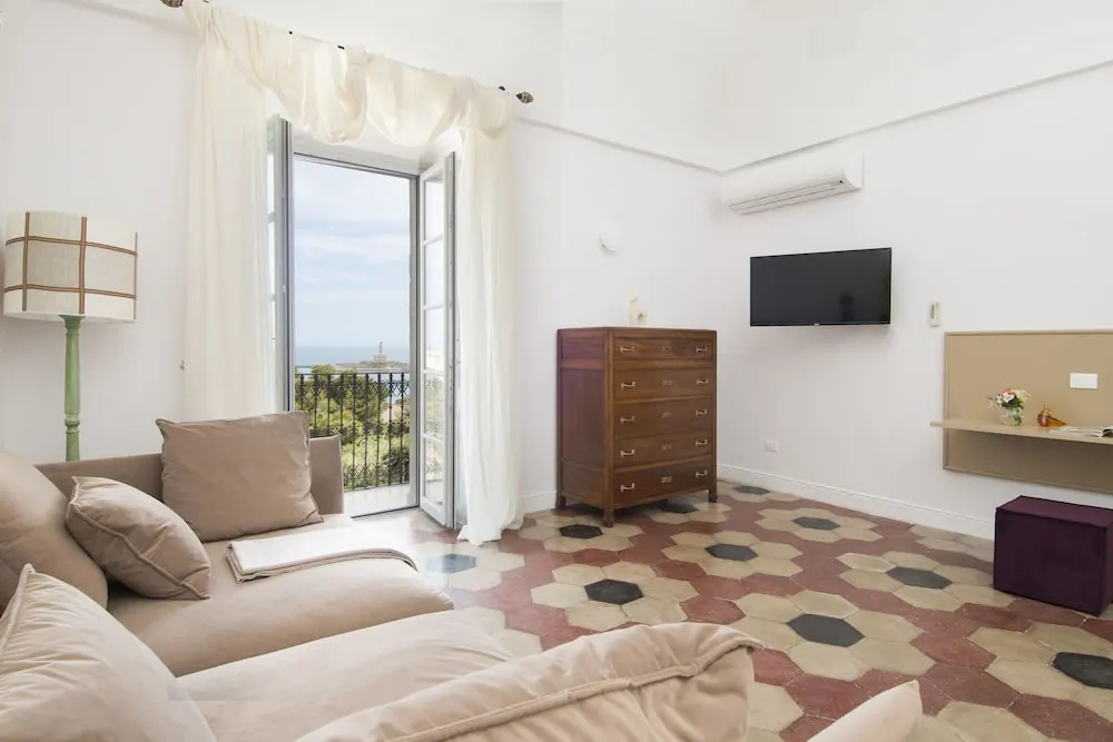 Suite with balcony