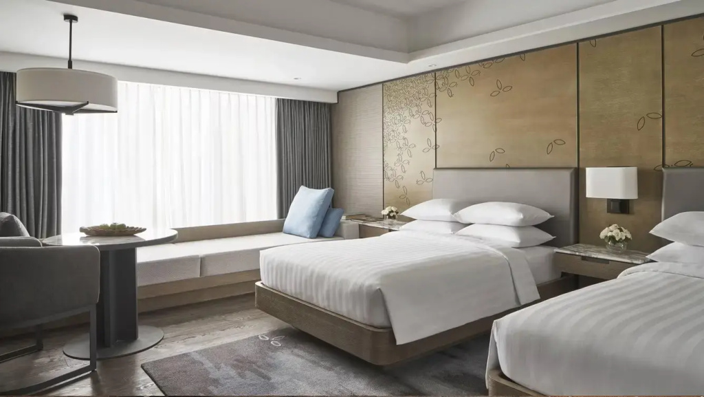 1 Bedroom Double Junior Suite with pool view (twin beds)