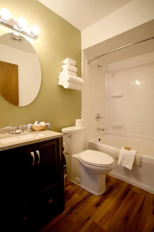 Standard Double room with harbour view (full double bed)