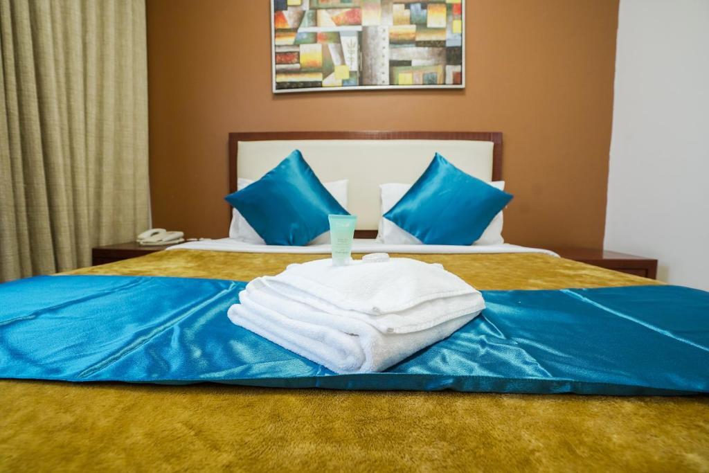 Crystal Plaza Hotel