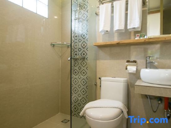 Четырёхместный номер Deluxe 2 отдельные кровати в IL Mare Sakura Resort Boracay