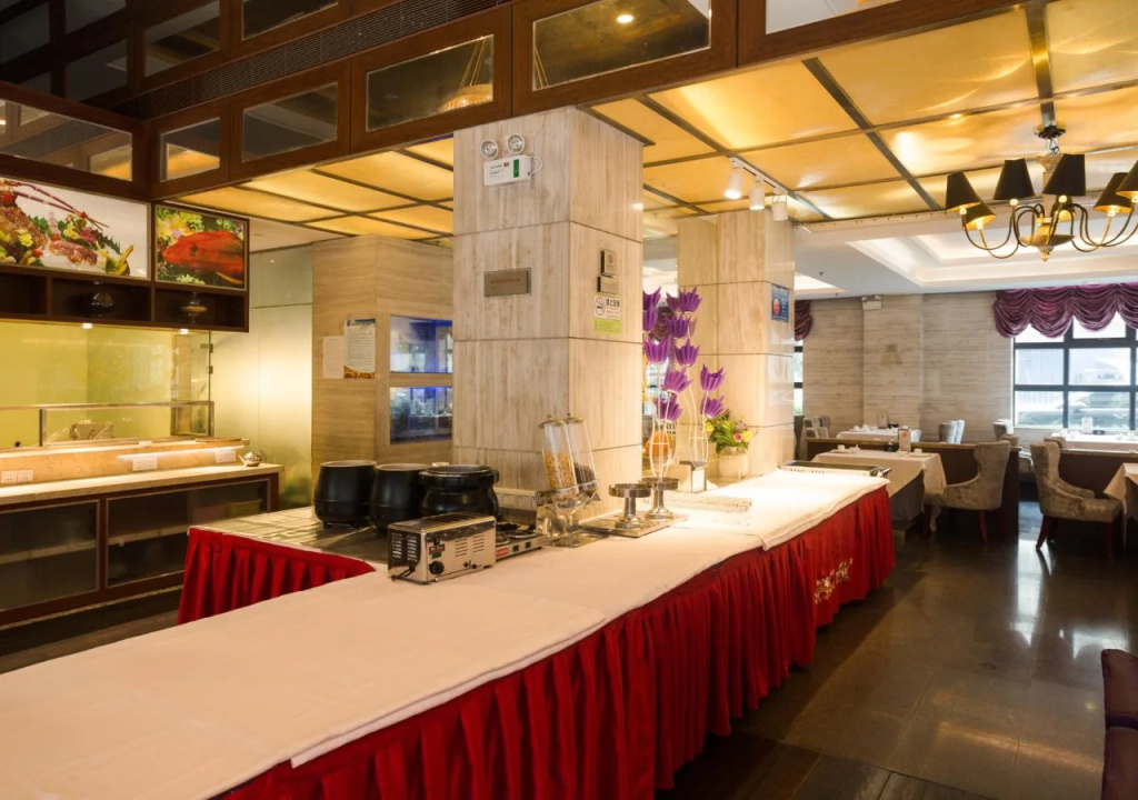 Food & Beverage