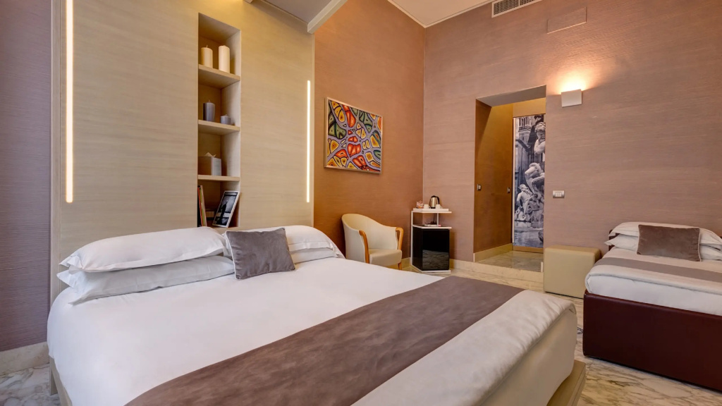 Standard Triple room