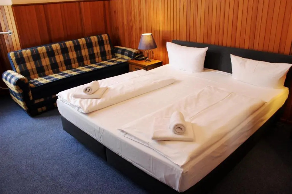 Standard Double room (full double bed)