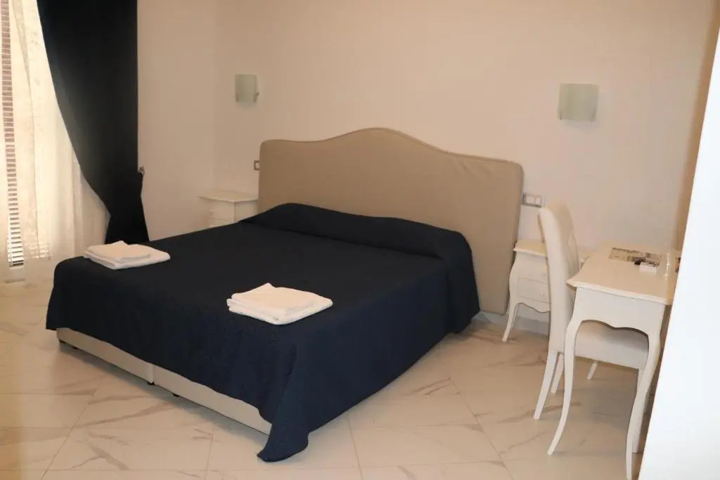 Standard Double room with view (full double bed)